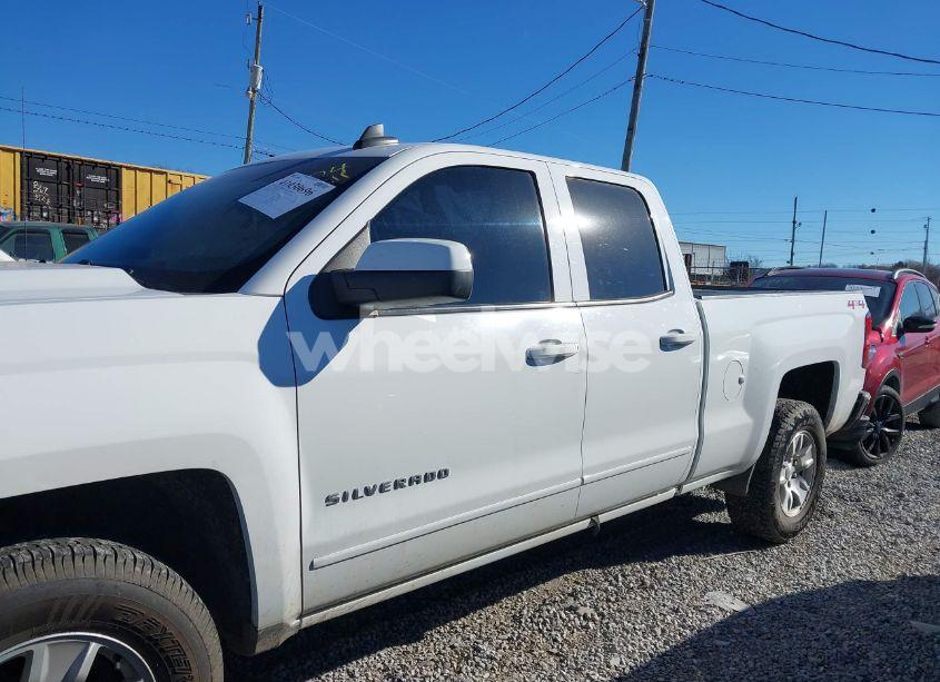 Photo 14 of 2018 Chevrolet Silverado 1500 1LT (VIN 1GCVKRECXJZ219813)