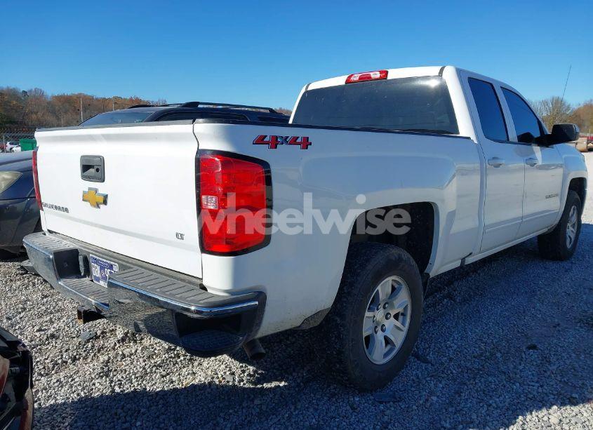 Photo 4 of 2018 Chevrolet Silverado 1500 1LT (VIN 1GCVKRECXJZ219813)