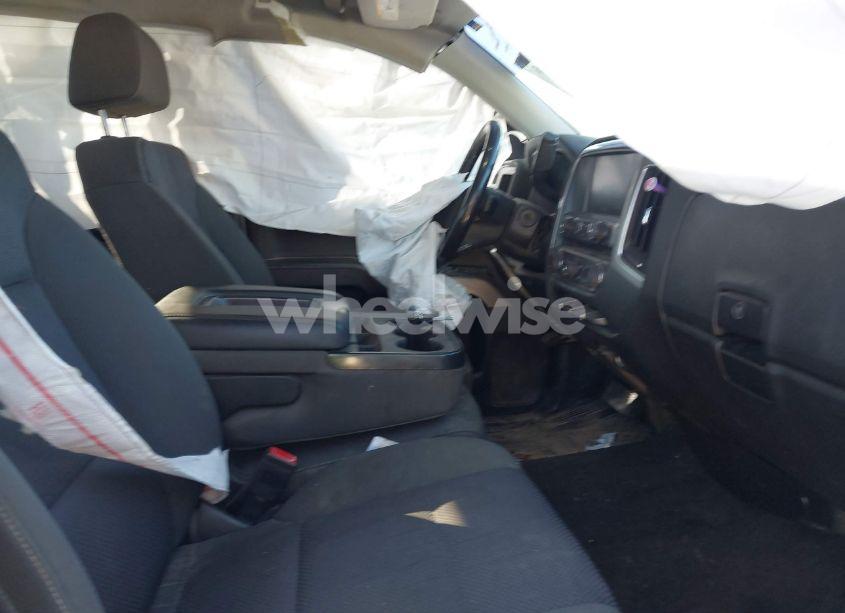 Photo 5 of 2018 Chevrolet Silverado 1500 1LT (VIN 1GCVKRECXJZ219813)