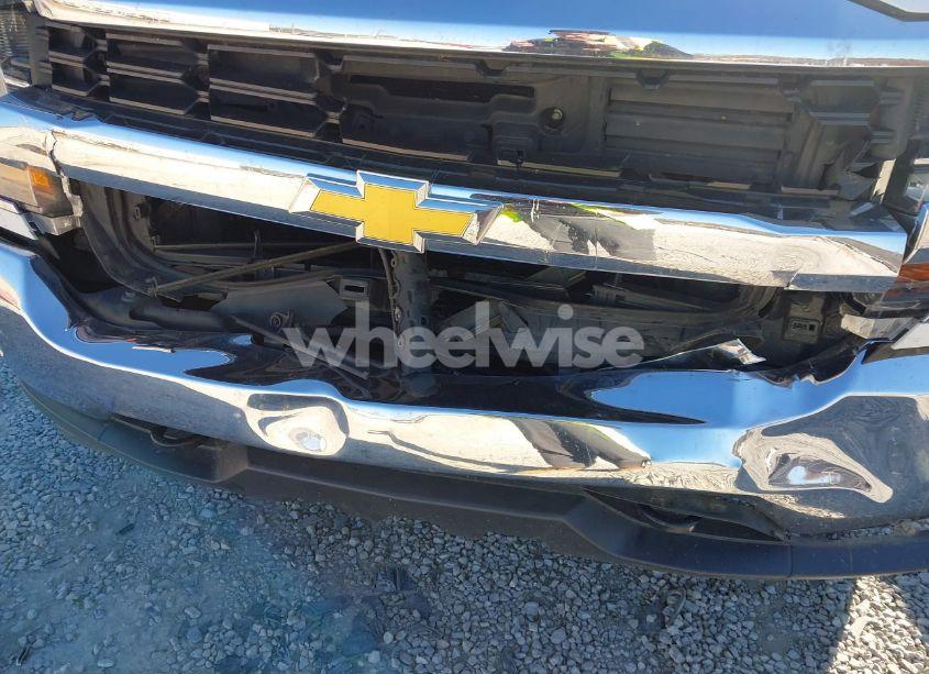 Photo 6 of 2018 Chevrolet Silverado 1500 1LT (VIN 1GCVKRECXJZ219813)