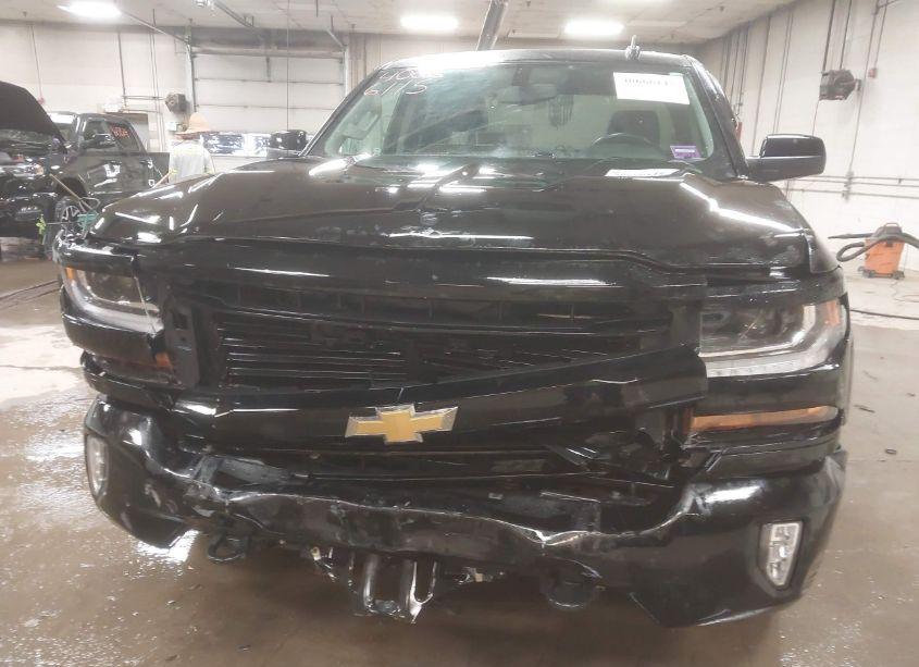 Photo 6 of 2018 Chevrolet Silverado 1500 2LT (VIN 1GCVKRECXJZ271118)