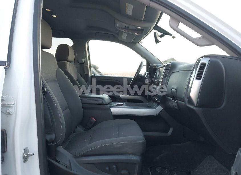 Photo 5 of 2018 Chevrolet Silverado 1500 2LT (VIN 1GCVKRECXJZ328014)