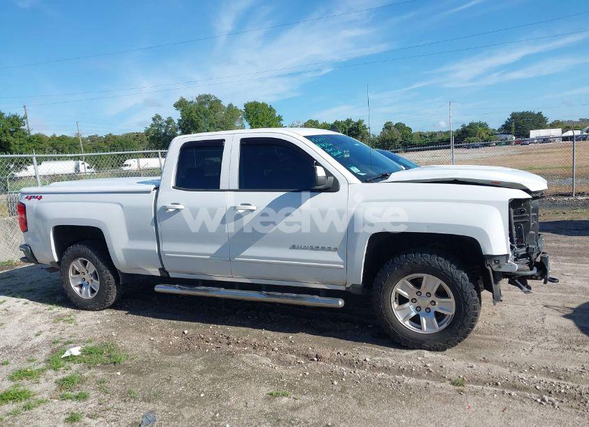 Photo 13 of 2018 Chevrolet Silverado 1500 1LT (VIN 1GCVKRECXJZ360199)