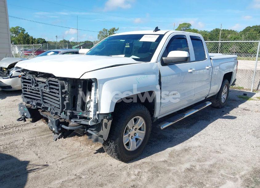 Photo 2 of 2018 Chevrolet Silverado 1500 1LT (VIN 1GCVKRECXJZ360199)