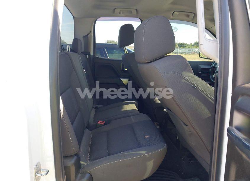 Photo 8 of 2018 Chevrolet Silverado 1500 1LT (VIN 1GCVKRECXJZ360199)