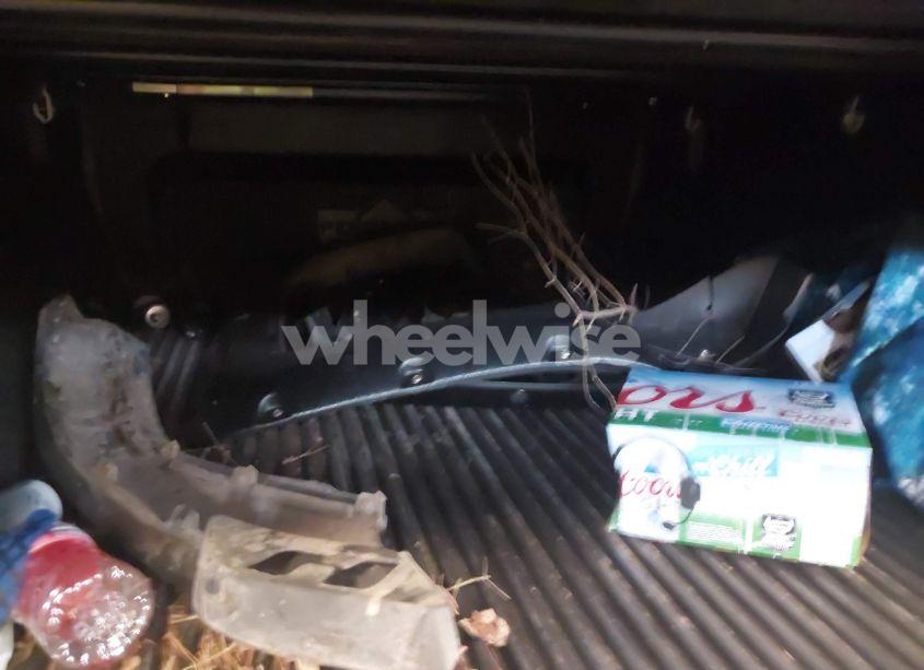 Photo 12 of 2018 Chevrolet Silverado 1500 1LT/2LT (VIN 1GCVKRECXJZ376287)