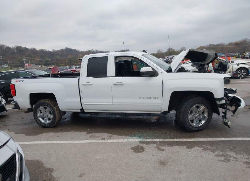 Photo 13 of 2016 Chevrolet Silverado 1500 2LT (VIN 1GCVKREH0GZ276817)