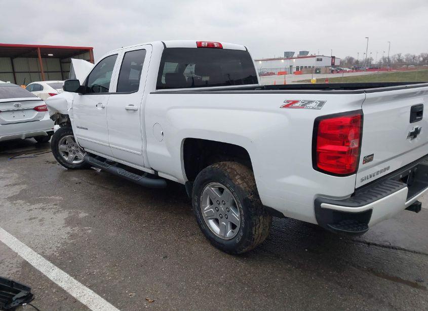 Photo 3 of 2016 Chevrolet Silverado 1500 2LT (VIN 1GCVKREH0GZ276817)