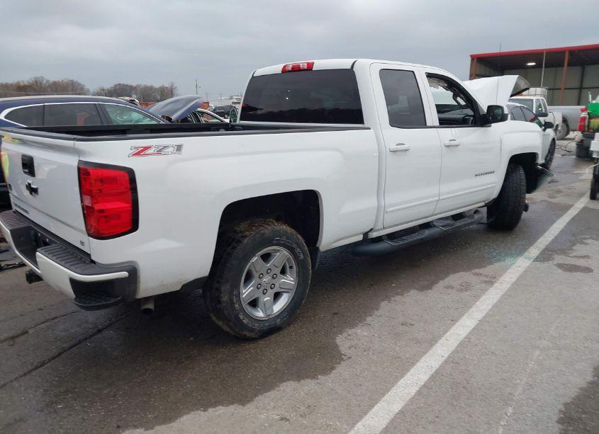 Photo 4 of 2016 Chevrolet Silverado 1500 2LT (VIN 1GCVKREH0GZ276817)