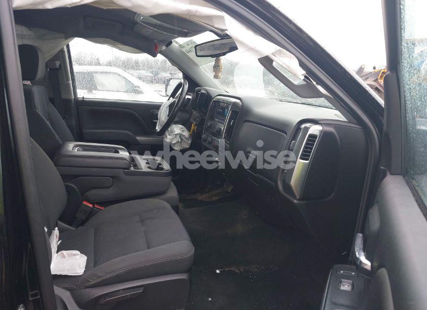 Photo 5 of 2018 Chevrolet Silverado 1500 2LT (VIN 1GCVKREH0JZ318698)