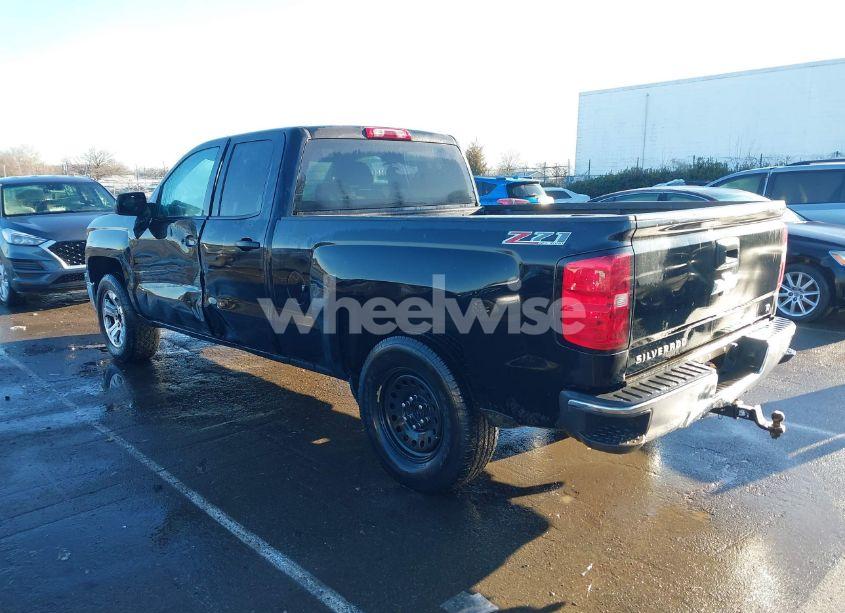 Photo 3 of 2014 Chevrolet Silverado 1500 2LT (VIN 1GCVKREH1EZ388667)