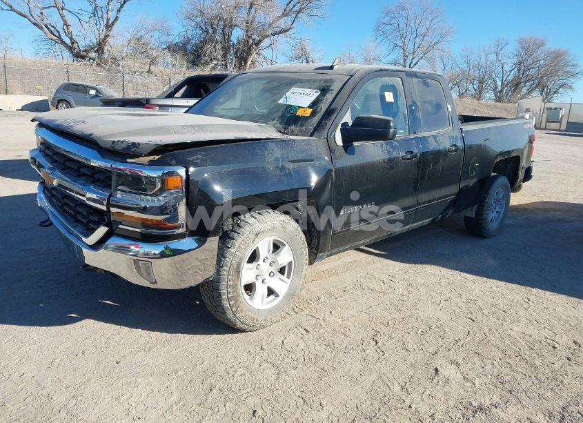 Photo 2 of 2018 Chevrolet Silverado 1500 1LT (VIN 1GCVKREH1JZ183201)