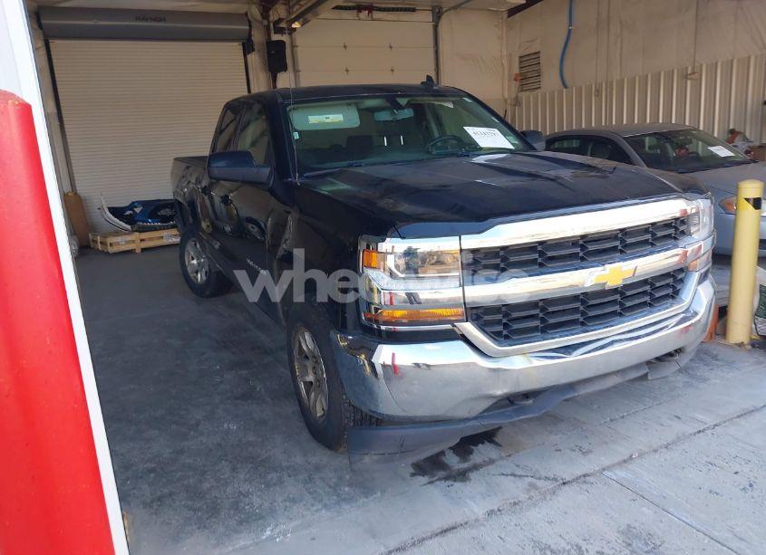 2018 Chevrolet Silverado 1500 1LT (VIN 1GCVKREH1JZ193520) main photo