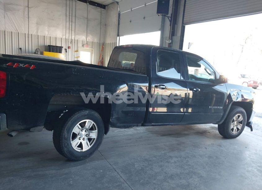 Photo 12 of 2018 Chevrolet Silverado 1500 1LT (VIN 1GCVKREH1JZ193520)