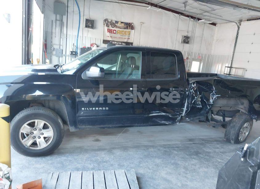 Photo 13 of 2018 Chevrolet Silverado 1500 1LT (VIN 1GCVKREH1JZ193520)