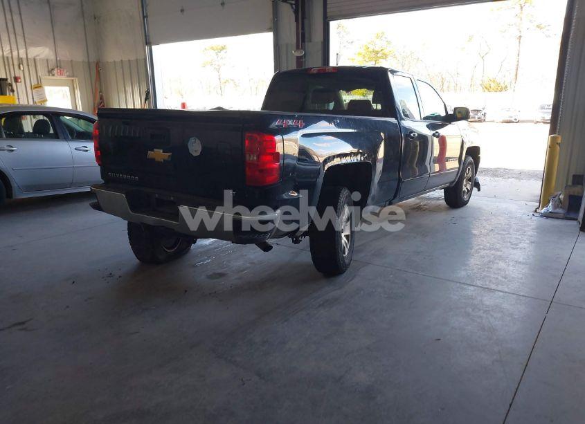 Photo 4 of 2018 Chevrolet Silverado 1500 1LT (VIN 1GCVKREH1JZ193520)