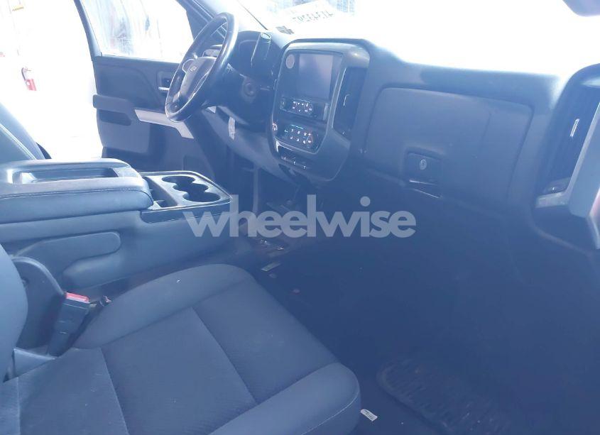 Photo 5 of 2018 Chevrolet Silverado 1500 1LT (VIN 1GCVKREH1JZ193520)