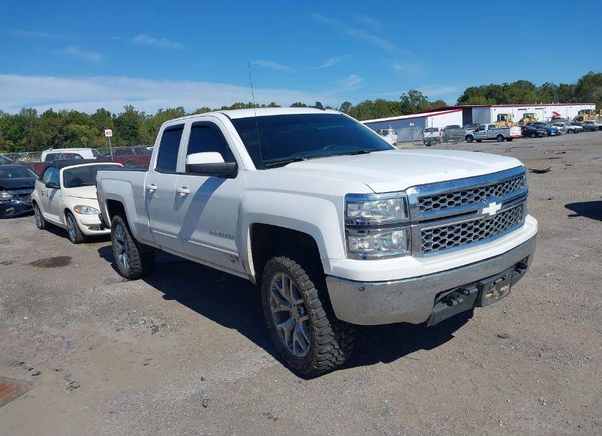 2015 Chevrolet Silverado 1500 1LT (VIN 1GCVKREH2FZ312358) main photo
