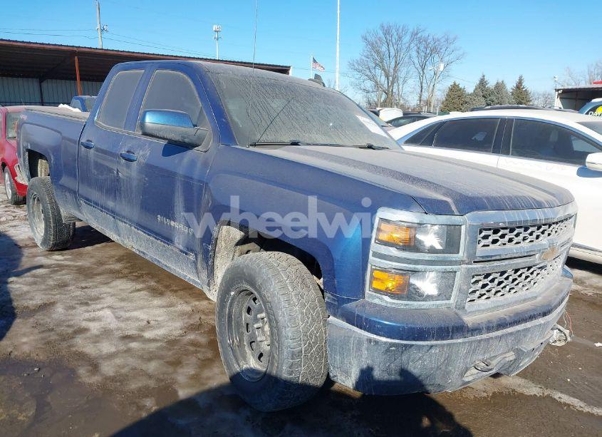 2015 Chevrolet Silverado 1500 1LT (VIN 1GCVKREH2FZ429213) main photo