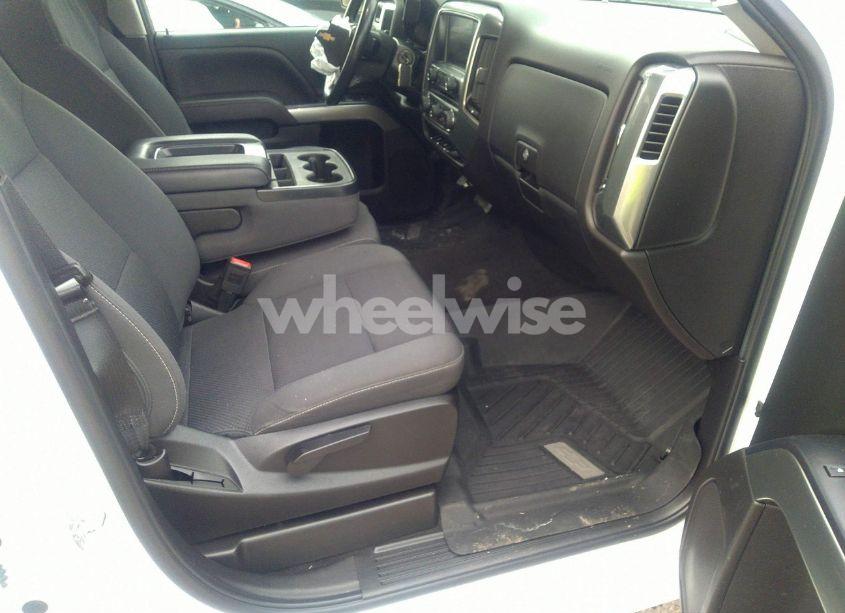 Photo 5 of 2018 Chevrolet Silverado 1500 1LT (VIN 1GCVKREH2JZ350276)