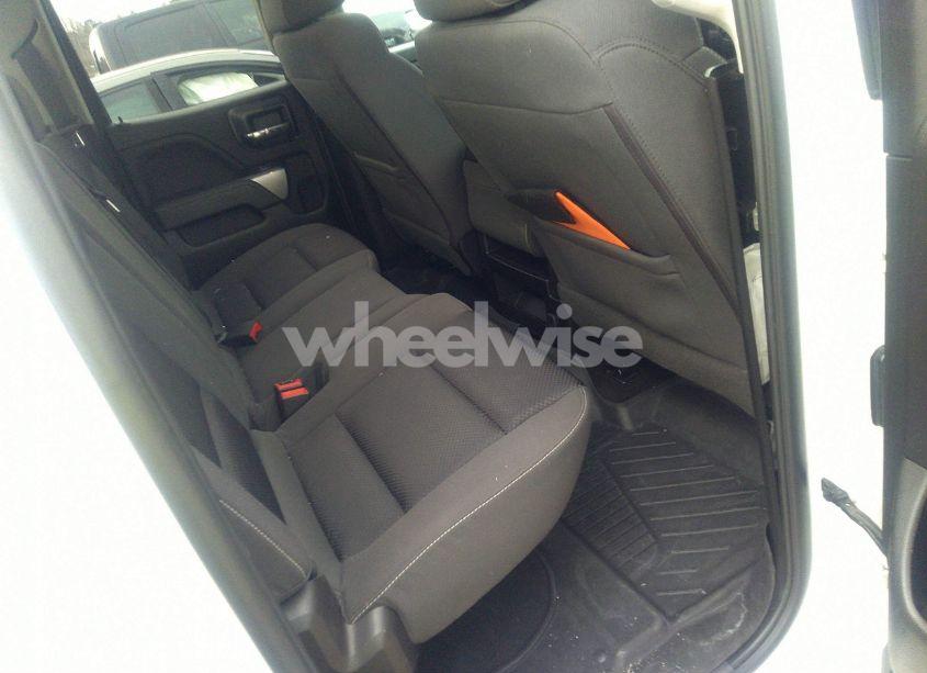 Photo 8 of 2018 Chevrolet Silverado 1500 1LT (VIN 1GCVKREH2JZ350276)