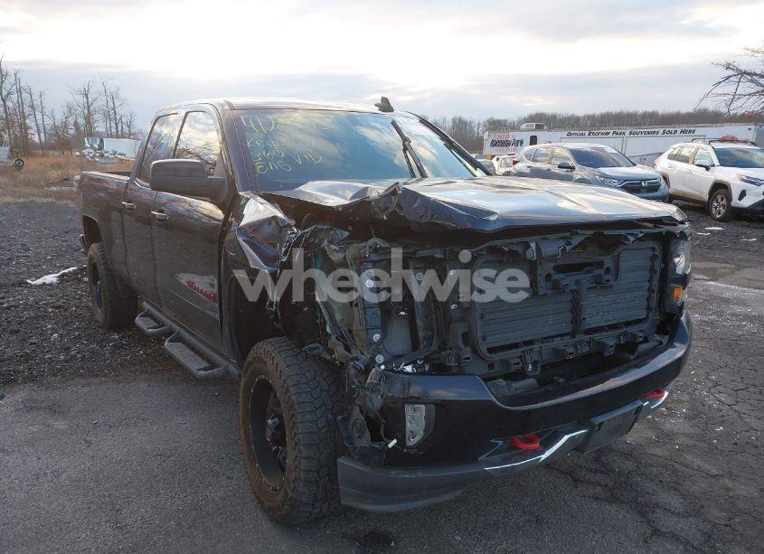 2017 Chevrolet Silverado 1500 2LT (VIN 1GCVKREH3HZ356498) main photo