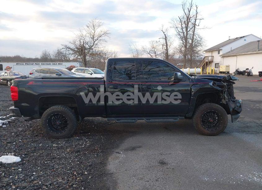 Photo 13 of 2017 Chevrolet Silverado 1500 2LT (VIN 1GCVKREH3HZ356498)
