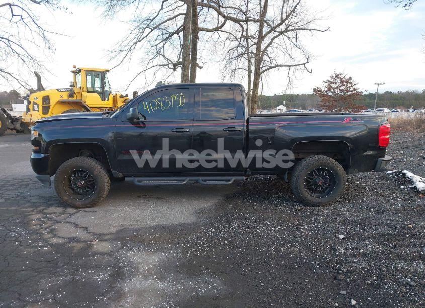 Photo 14 of 2017 Chevrolet Silverado 1500 2LT (VIN 1GCVKREH3HZ356498)