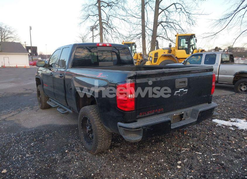 Photo 3 of 2017 Chevrolet Silverado 1500 2LT (VIN 1GCVKREH3HZ356498)