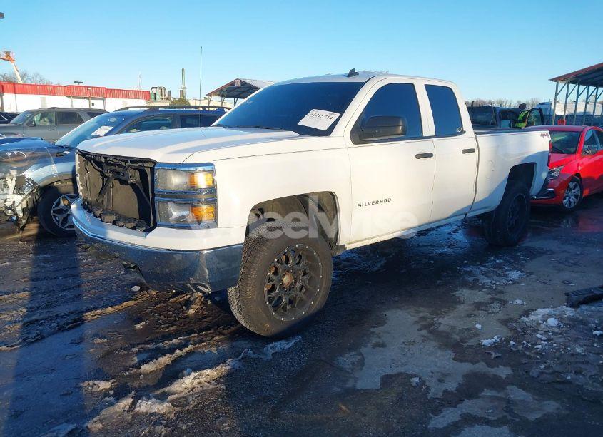 Photo 2 of 2014 Chevrolet Silverado 1500 1LT (VIN 1GCVKREH4EZ148979)