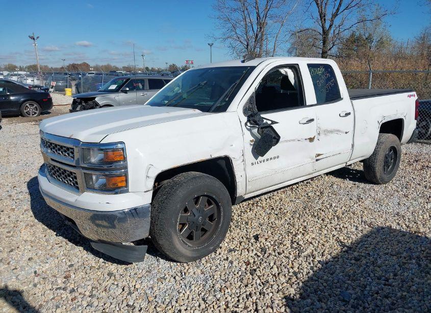 Photo 2 of 2015 Chevrolet Silverado 1500 1LT (VIN 1GCVKREH4FZ207904)