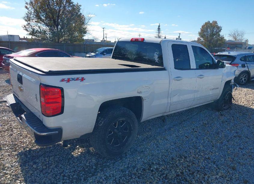 Photo 4 of 2015 Chevrolet Silverado 1500 1LT (VIN 1GCVKREH4FZ207904)