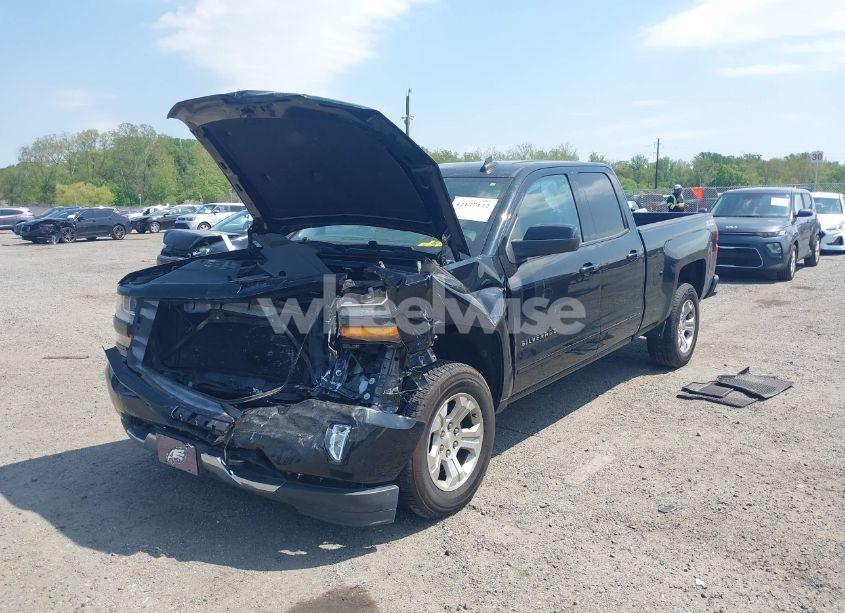 Photo 2 of 2016 Chevrolet Silverado 1500 2LT (VIN 1GCVKREH4GZ390352)
