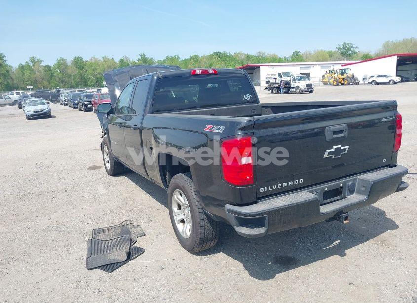 Photo 3 of 2016 Chevrolet Silverado 1500 2LT (VIN 1GCVKREH4GZ390352)