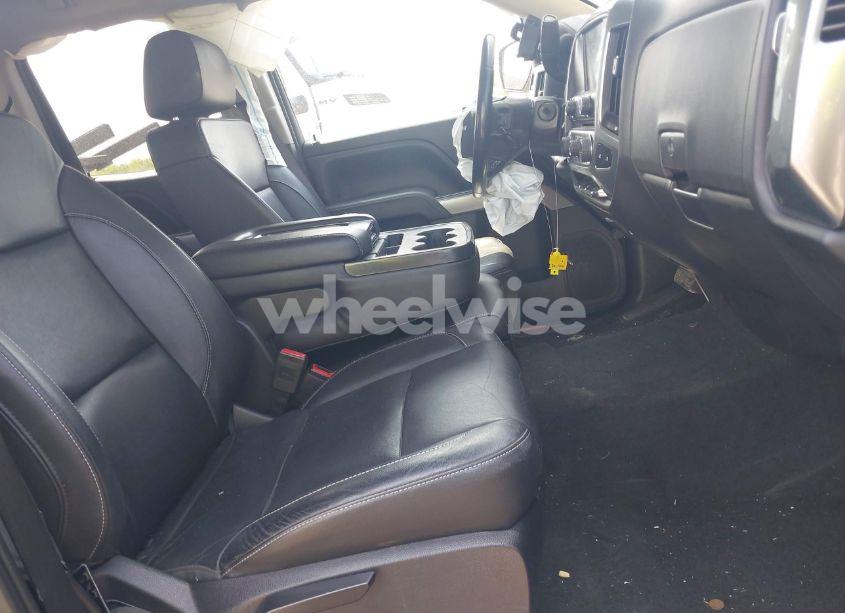 Photo 5 of 2016 Chevrolet Silverado 1500 2LT (VIN 1GCVKREH4GZ390352)