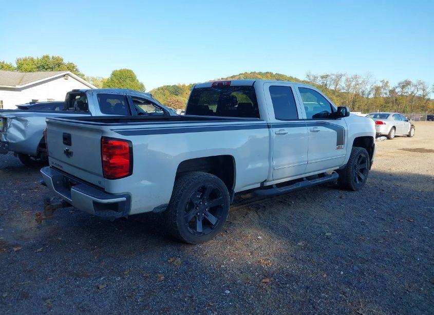 Photo 4 of 2016 Chevrolet Silverado 1500 2LT (VIN 1GCVKREH4GZ412883)