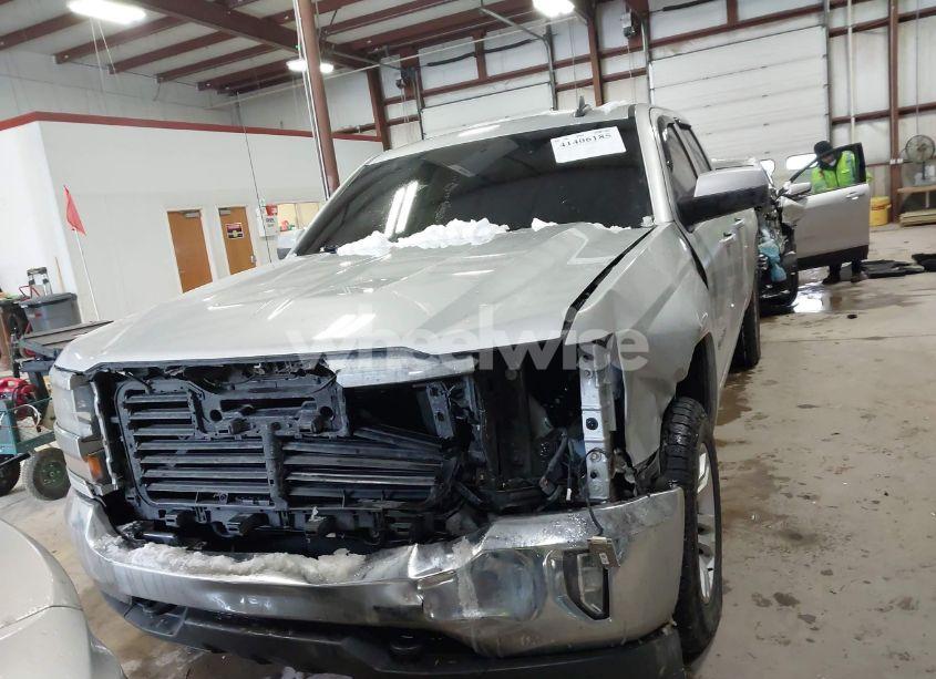 Photo 12 of 2018 Chevrolet Silverado 1500 1LT (VIN 1GCVKREH4JZ206308)