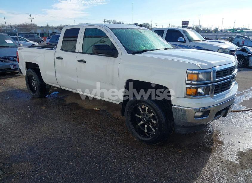2014 Chevrolet Silverado 1500 2LT (VIN 1GCVKREH5EZ126036) main photo