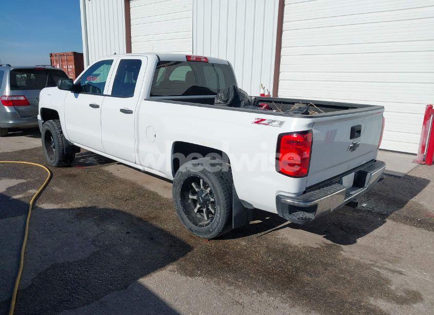 Photo 3 of 2014 Chevrolet Silverado 1500 2LT (VIN 1GCVKREH5EZ126036)