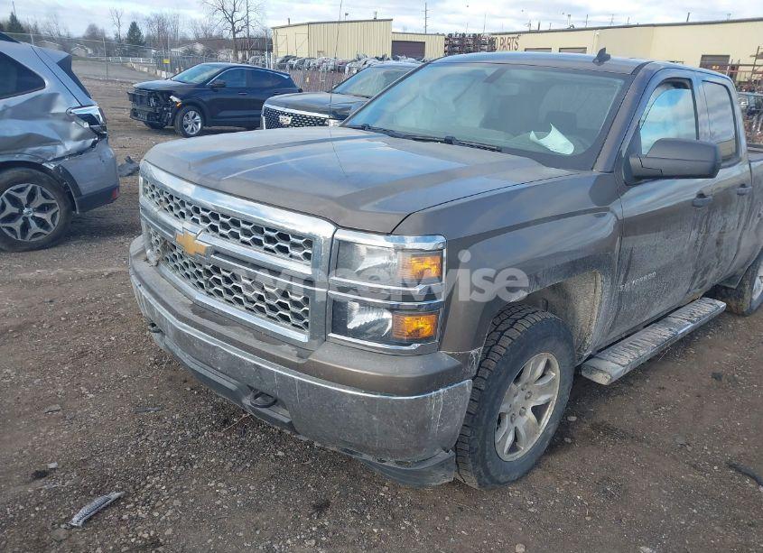 Photo 2 of 2014 Chevrolet Silverado 1500 1LT (VIN 1GCVKREH5EZ172532)