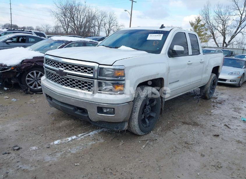 Photo 2 of 2015 Chevrolet Silverado 1500 1LT (VIN 1GCVKREH5FZ196511)