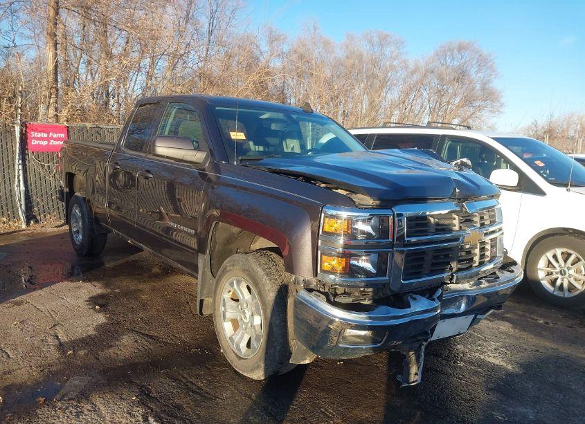 2015 Chevrolet Silverado 1500 2LT (VIN 1GCVKREH5FZ198792) main photo