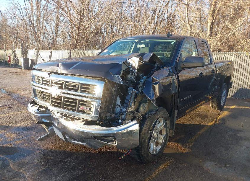 Photo 2 of 2015 Chevrolet Silverado 1500 2LT (VIN 1GCVKREH5FZ198792)