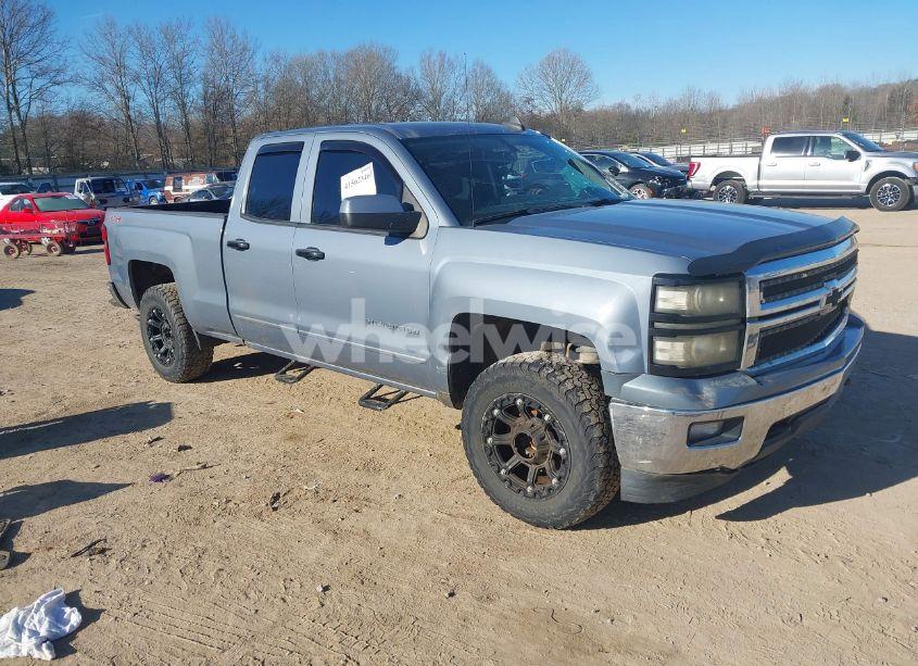 2015 Chevrolet Silverado K1500 LT (VIN 1GCVKREH5FZ267593) main photo