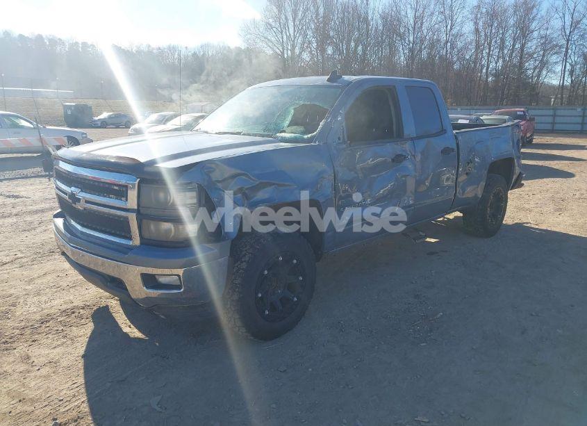 Photo 2 of 2015 Chevrolet Silverado K1500 LT (VIN 1GCVKREH5FZ267593)