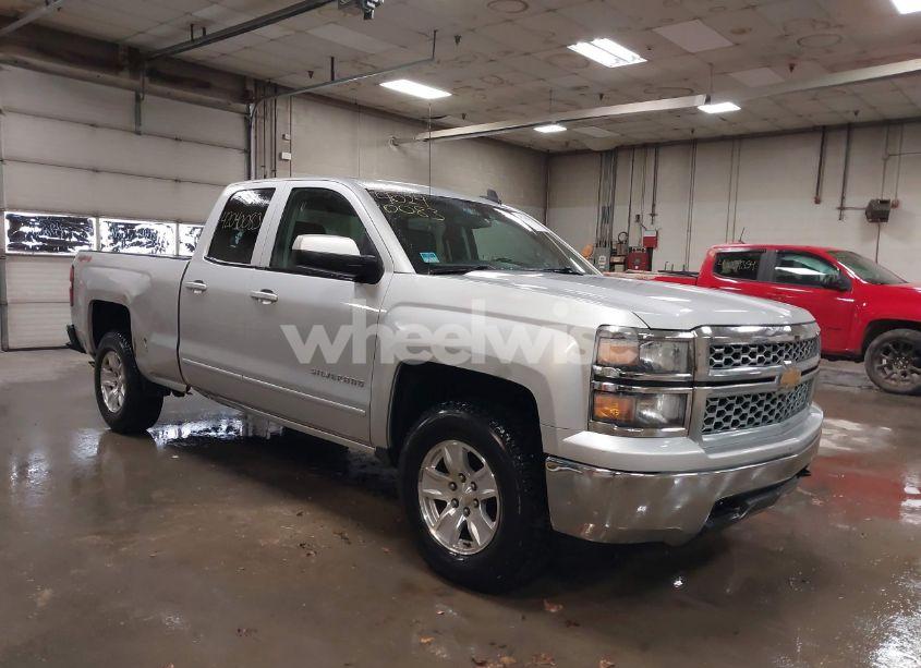 2015 Chevrolet Silverado 1500 1LT (VIN 1GCVKREH5FZ271451) main photo