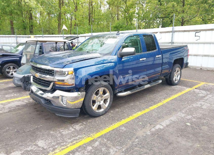 Photo 2 of 2016 Chevrolet Silverado 1500 LT (VIN 1GCVKREH5GZ124516)