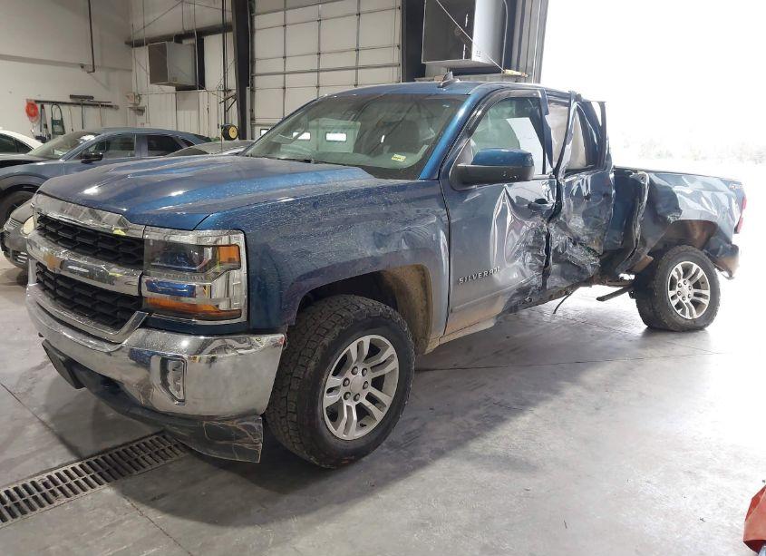 Photo 2 of 2017 Chevrolet Silverado 1500 1LT (VIN 1GCVKREH5HZ365106)