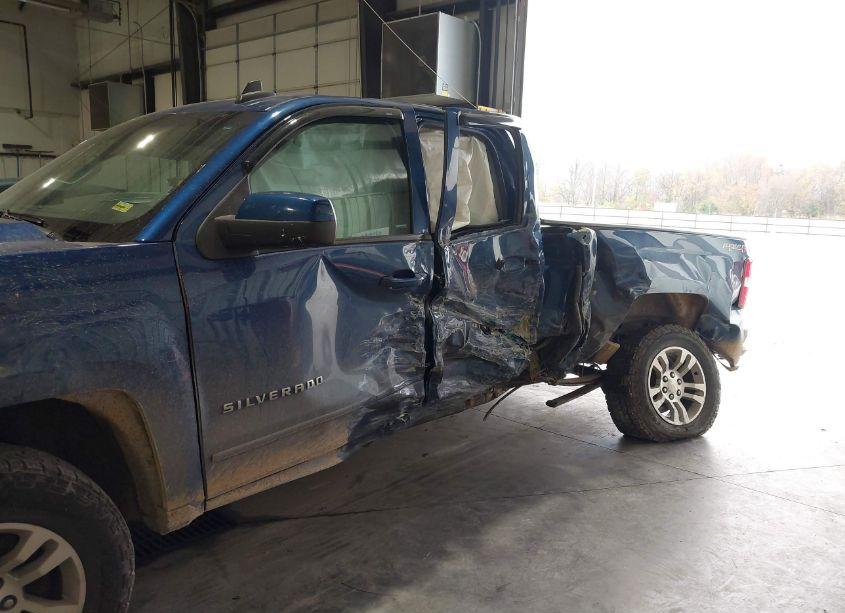 Photo 6 of 2017 Chevrolet Silverado 1500 1LT (VIN 1GCVKREH5HZ365106)