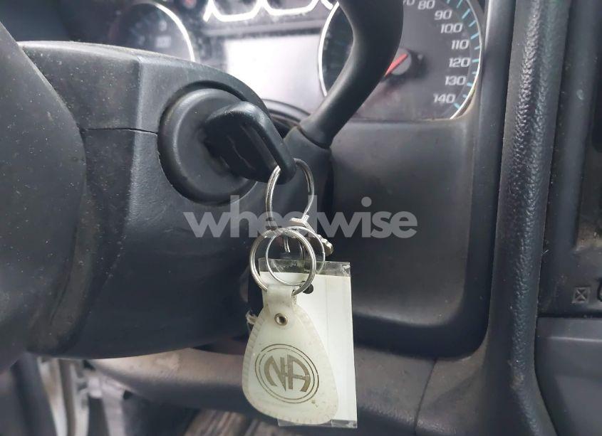 Photo 11 of 2015 Chevrolet Silverado 1500 1LT (VIN 1GCVKREH6FZ190586)